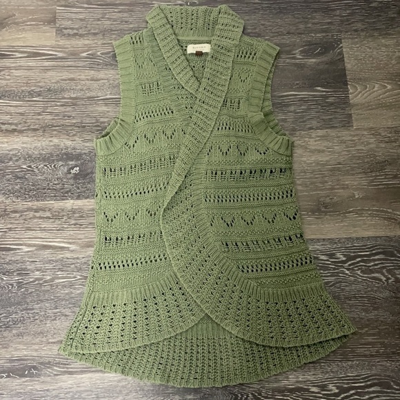 Vintage Crocheted Knitted Sage Green Sweater Vest by Sonoma Life + Style - Picture 11 of 16